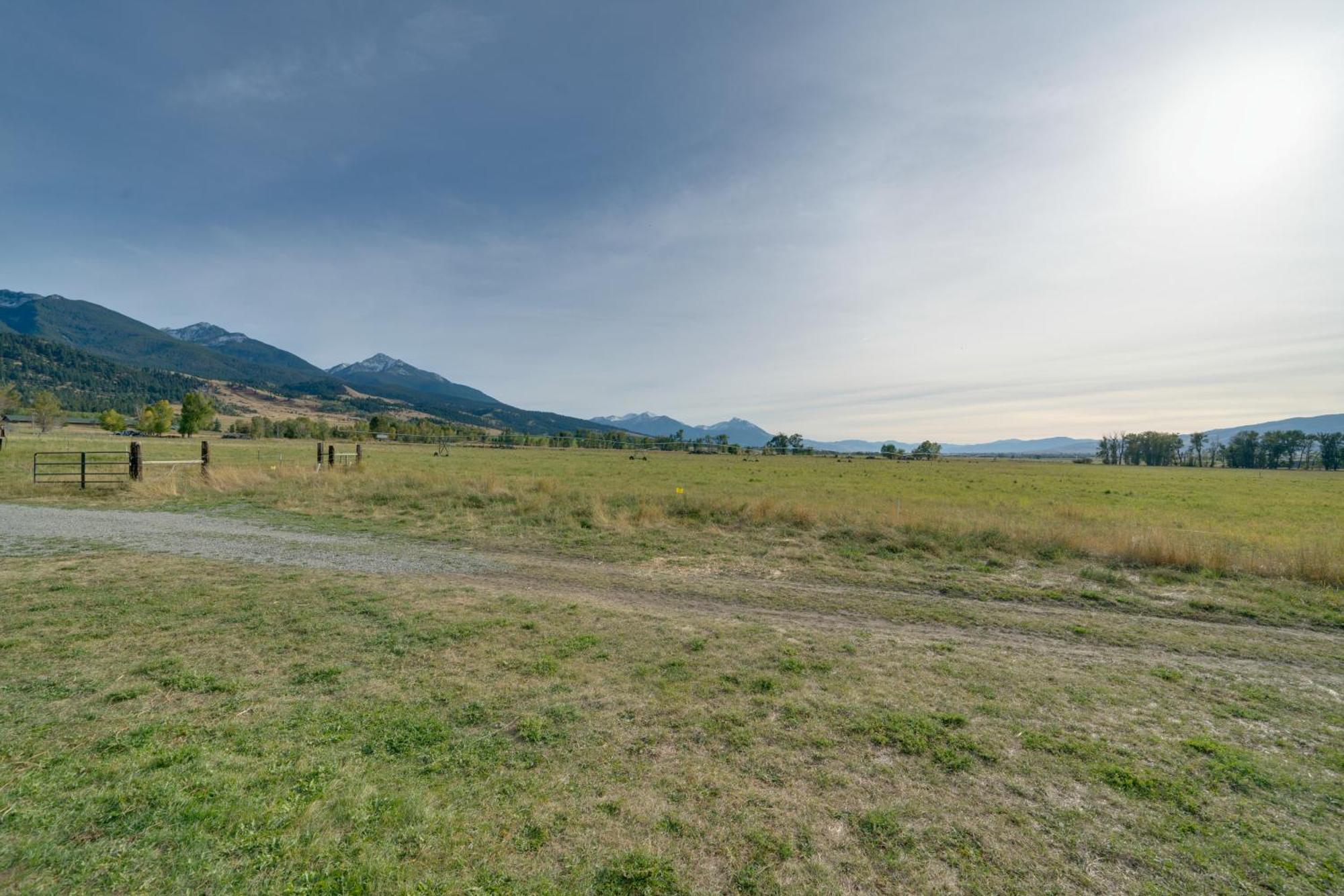 Beautiful Ranch Cottage - 45 Mi To Yellowstone Np! ลิฟวิงสตัน ภายนอก รูปภาพ